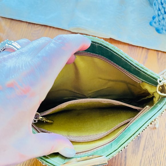 ❌SOLD❌VTG gold mesh evening puse - Picture 11 of 13